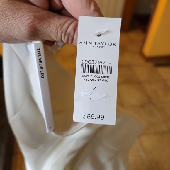 Nwt Ann Taylor size 4 off white wide leg trouser - Picture 4 of 4
